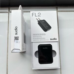 Studio FL2 Black mini Bluetooth Audio Adapter
